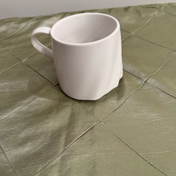 BNWT  STARBUCKS coffee mug. - Picture 2 of 3